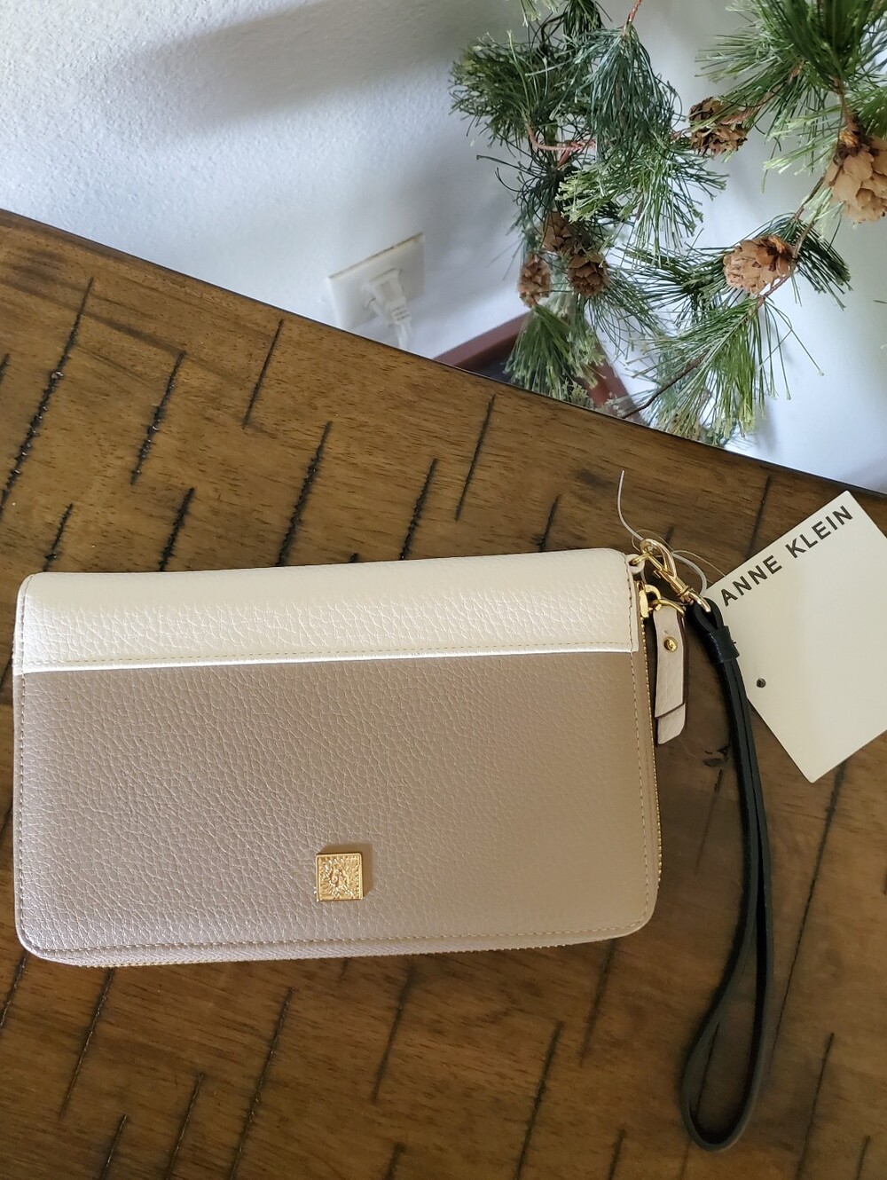 Anne Klein Colorblock Pebbled Leather Zip Around Wristlet Wallet NWT Taupe Ivory